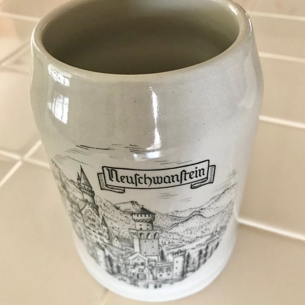 Authentic Vintage German Beer Stein - Neuschwanstein Castle Bavaria - 0.5L